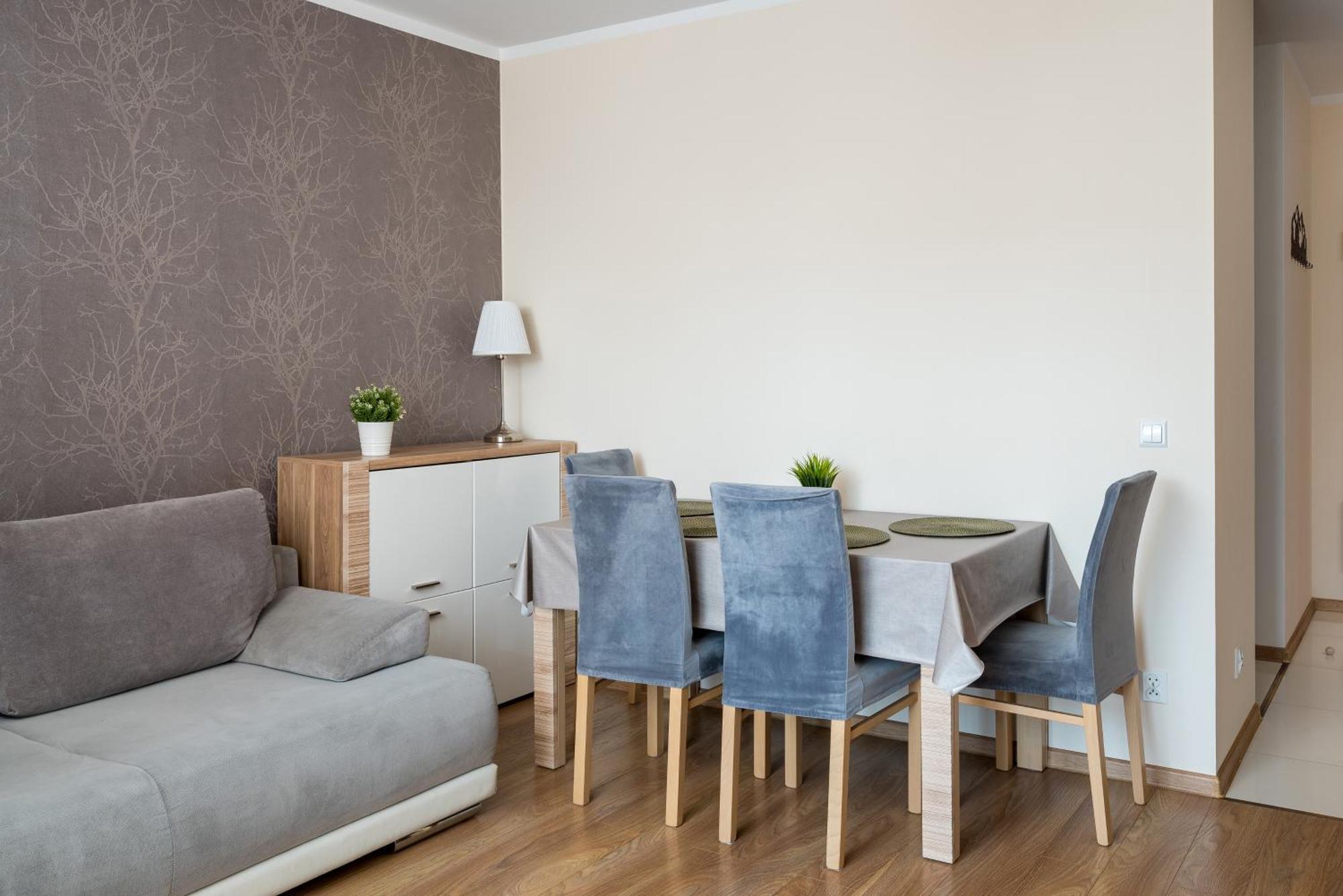 Apartamento Wola Radziwie Homely *